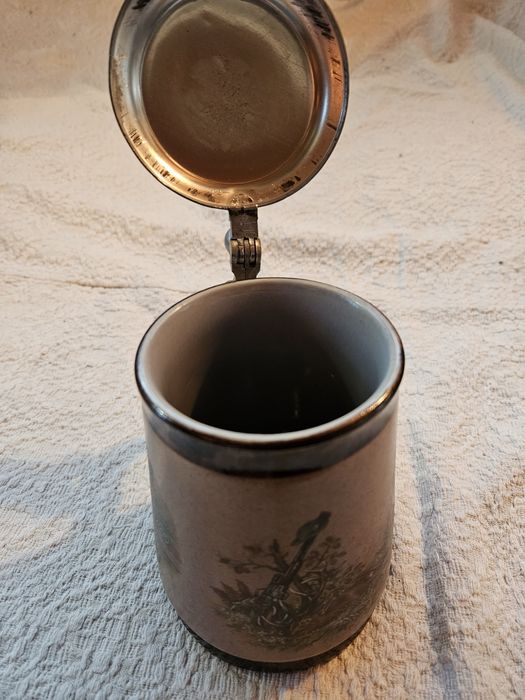 Оригинална чаша халба,медальон за стена Нептун птиче и кукла.