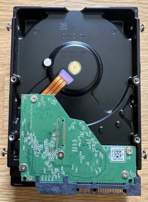WD NASware, 4 Tb, 256mb cache si Seagate Ironwolf 12 tb, ca noi
