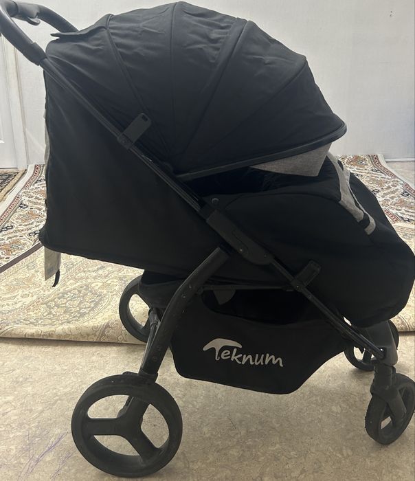 Продам прогулочную коляску Teknum