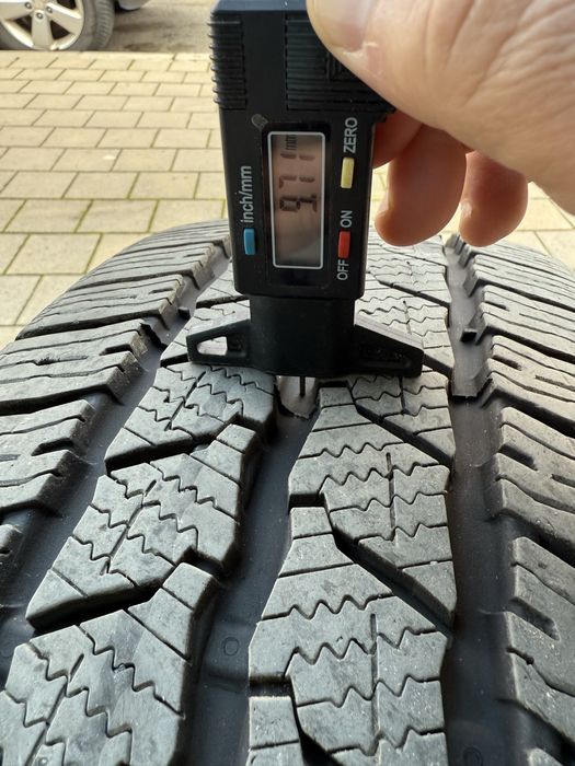 Зимни бусови гуми континентал