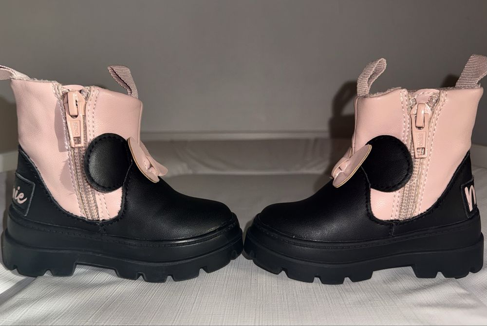 Ghete Minnie Mouse, H&M, marimea 18/19