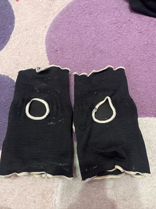 Продавам наколенки