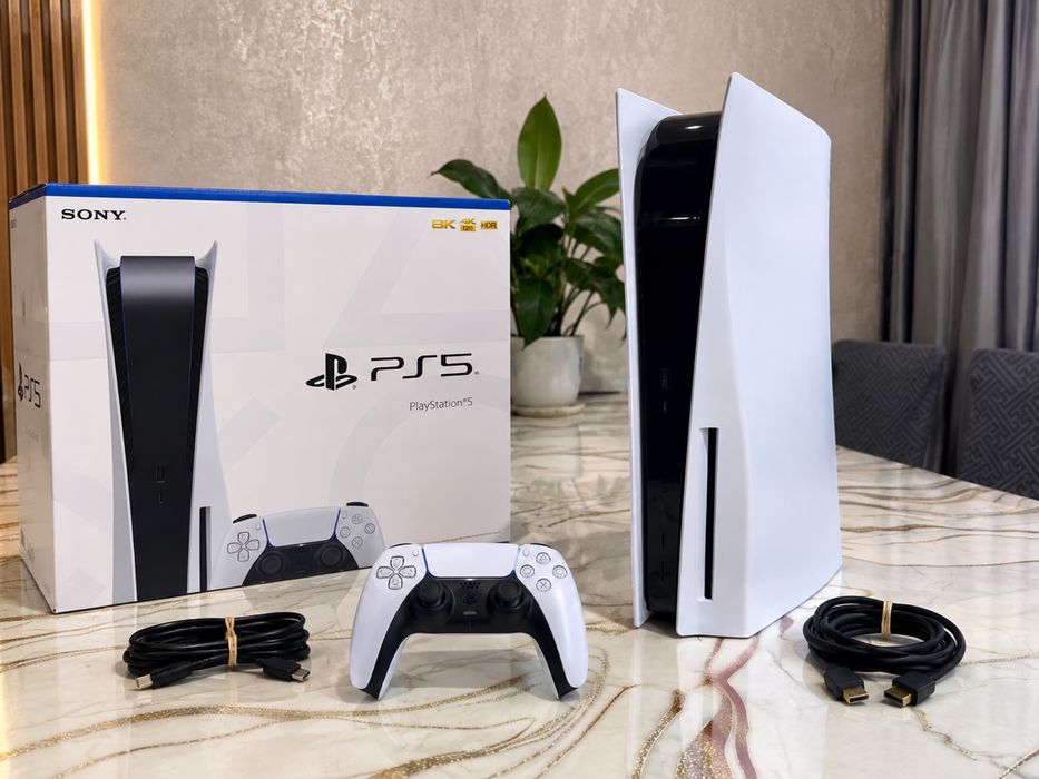 PlayStation 5 + 2 DualSense + с играми FC 26 FC 25,UFC 5, MK11 …