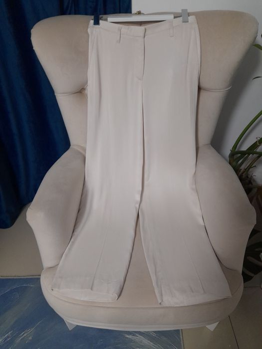 Pantaloni satinati Massimo Dutti din 100% vascoza crem marimea 34