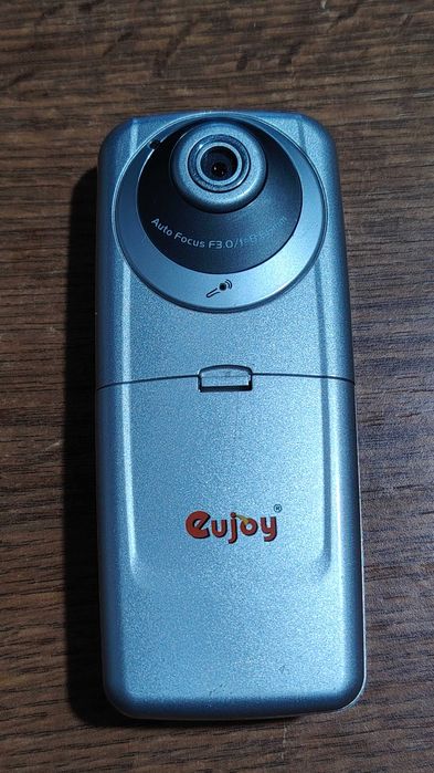 Reportofon cu cameră foto /video, memorie interna si slot card