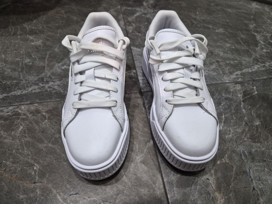 Дамски сникърси кецове бели Пума Puma EUR37