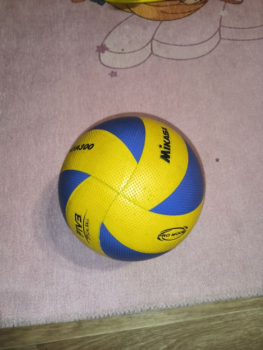 Мяч Микаса MVA300
