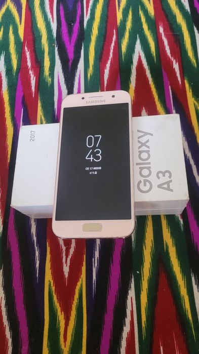 Samsung A3(2017).