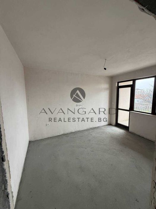 Продава се Тристаен апартамент в Пловдив, Остромила - 122 кв.м за 732 €/кв.м - Снимка #3