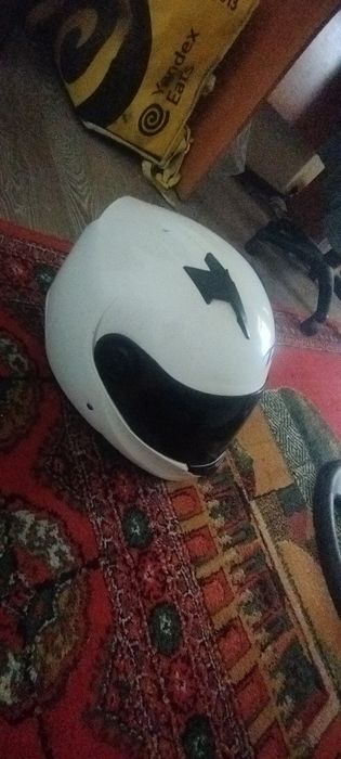 Skuter shlem sotiladi