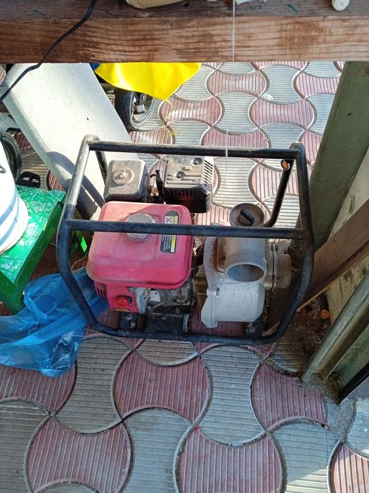 Vând motopompa și freza de zapada