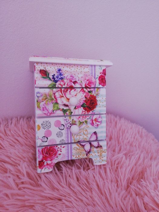 Мини секционно шкафче за бижута с 3 чекмедженца