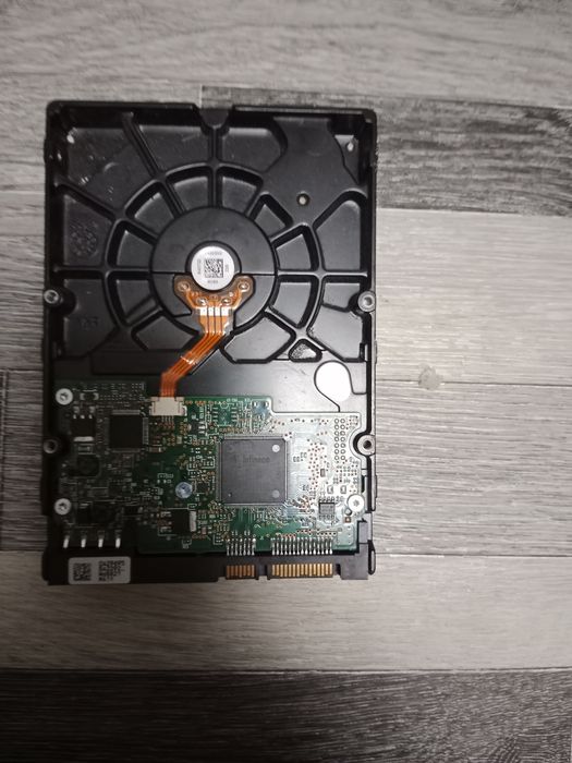 Hitachi Deskstar HDS721616PLA380