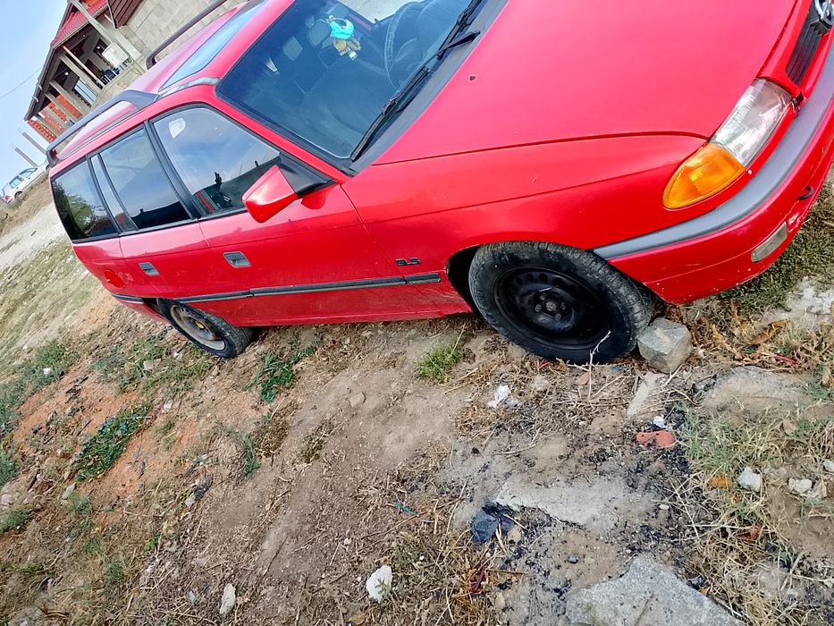 Продава се Opel Astra F 1.4 бензин на части