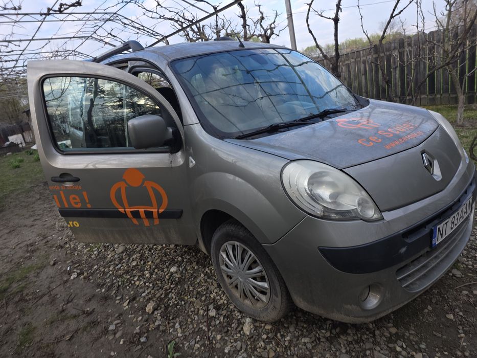 Inchiriez Renault Kangoo Family pentru Glovo/Bolt Food/ Wolt