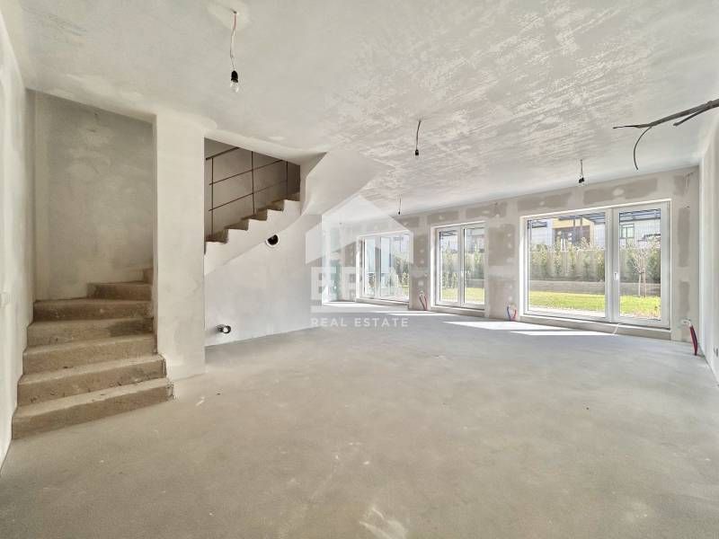 Продава се Къща в с. Лозен, Област София-град - 286 кв.м за 2014 €/кв.м - Снимка #1