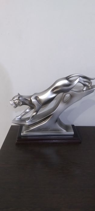 Продам статуэтку, Леопард,.