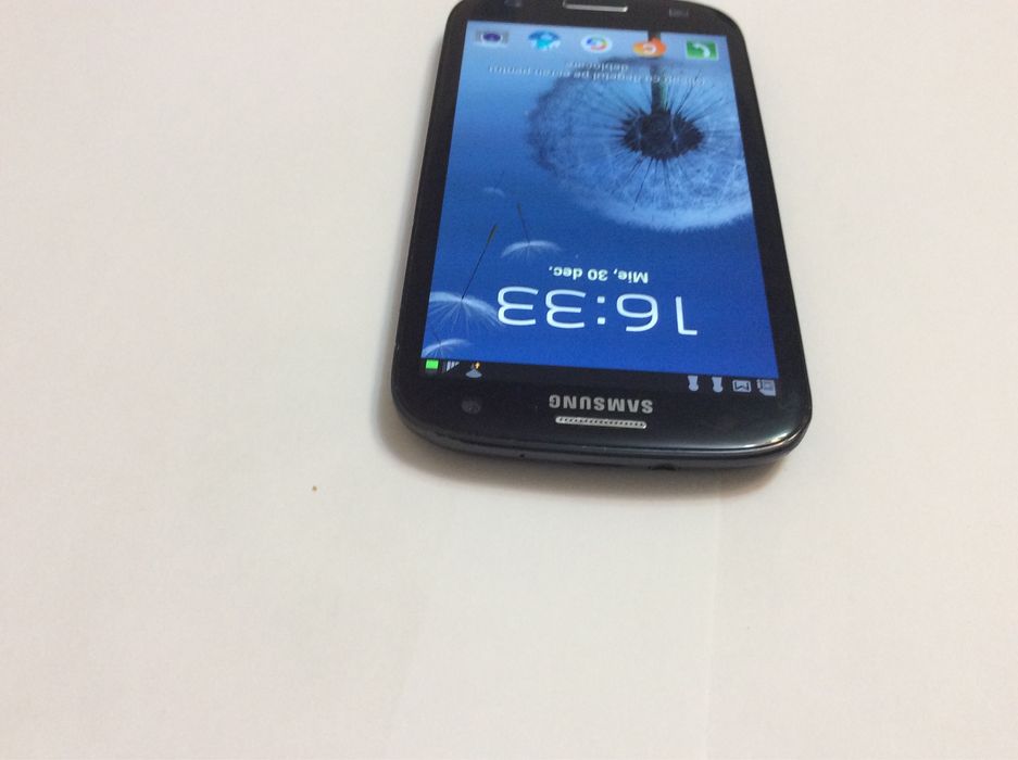 Telefon Samsung galaxy S3 GT -I9305 by Samsung ,16 Gb orice rețea.