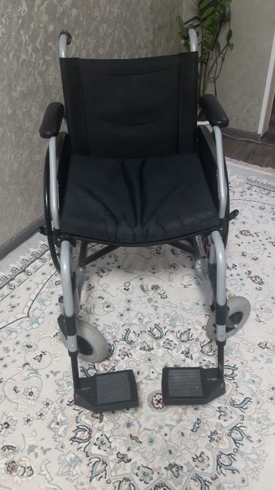 Продам инвалидную коляску