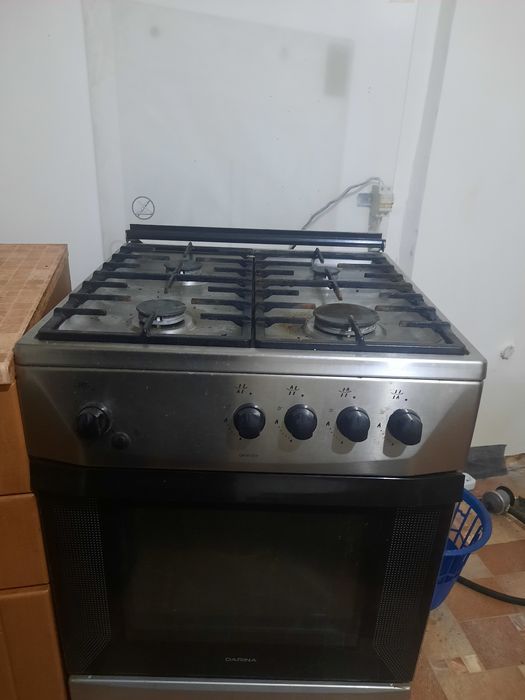 Продам газ плиту