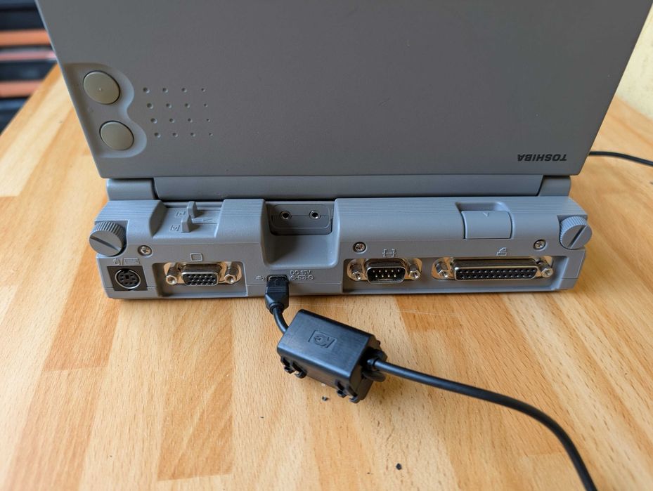 Mini Laptop Retro Toshiba Libretto 100CT