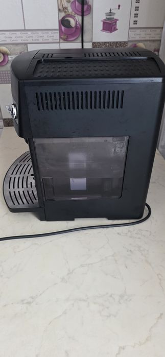 Кофемашина Delonghi ESAM3000