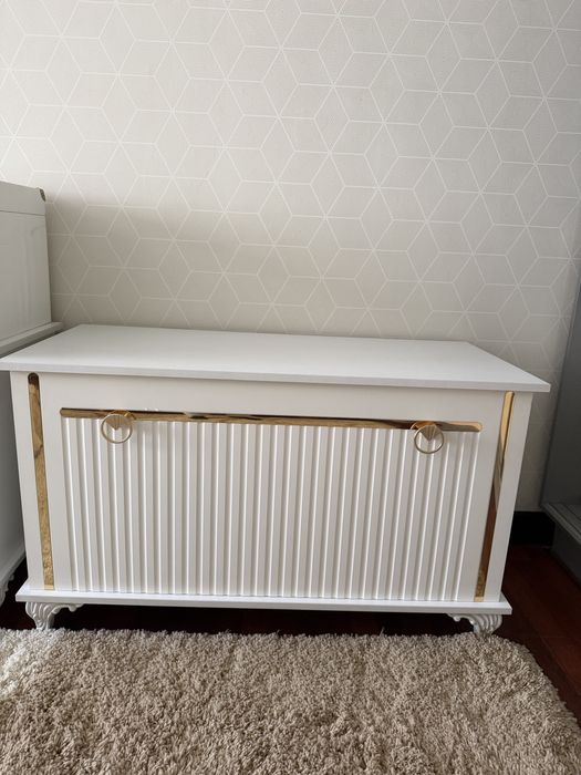 Сандыки, один чуть меньше, в хорошем состоянии