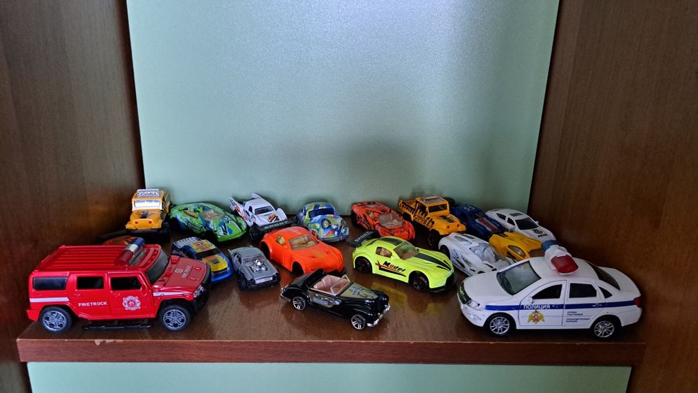 Машинки коллекция.