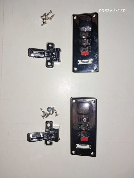 Продавам комплект от 2 броя нови ключалки с шифър за куфарче