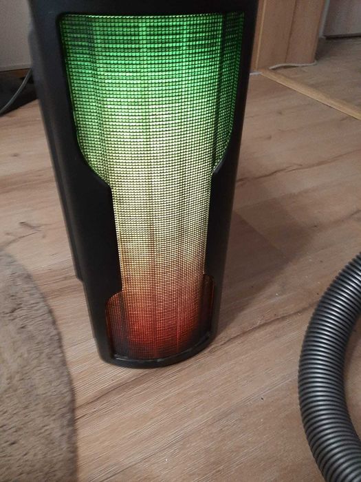 Carcasa interesanta PC - (vine cu un ventilator de 120mm)
