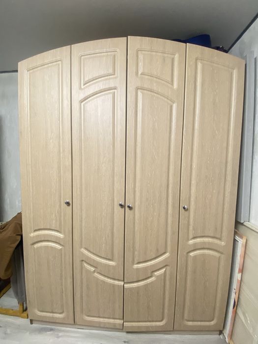 Продам спальный гарнитур