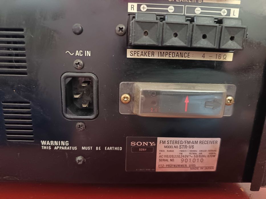 Продава се, усилвател Sony STR V6