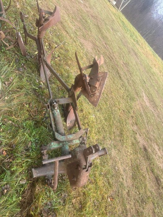 Plug cu fouă brazde reversibil