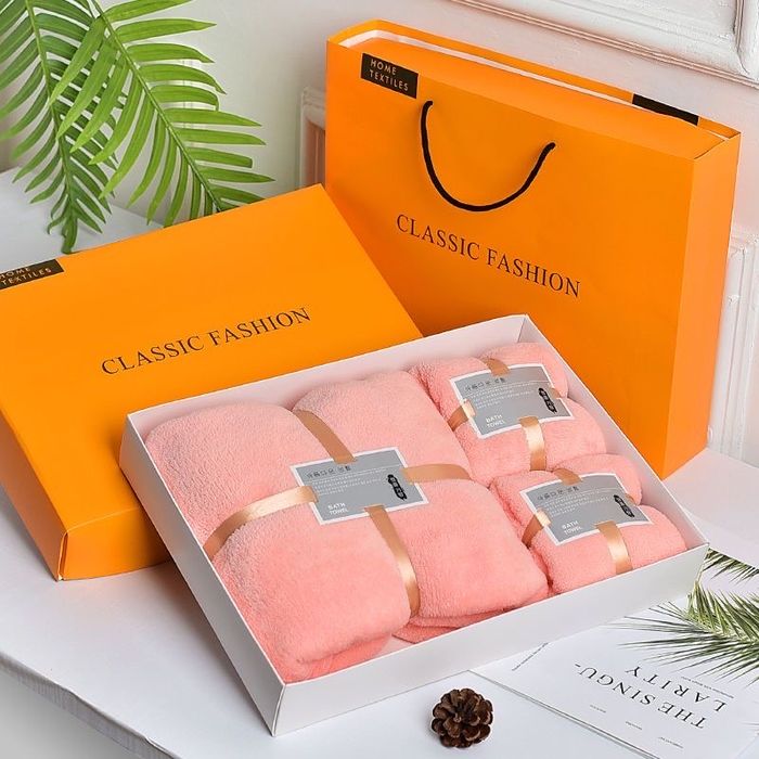 Набор полотенец микрофибра в очень красивой упаковке