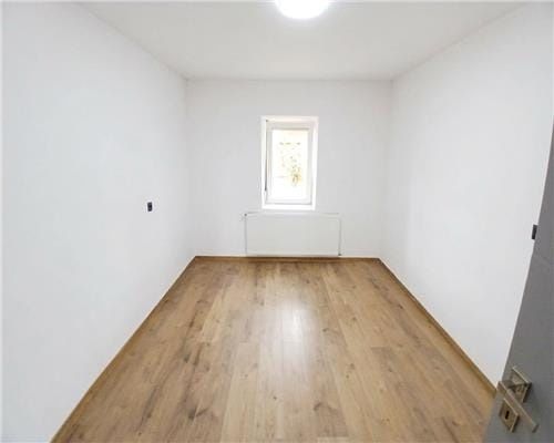 Vand casa 3 camere in Episcopia