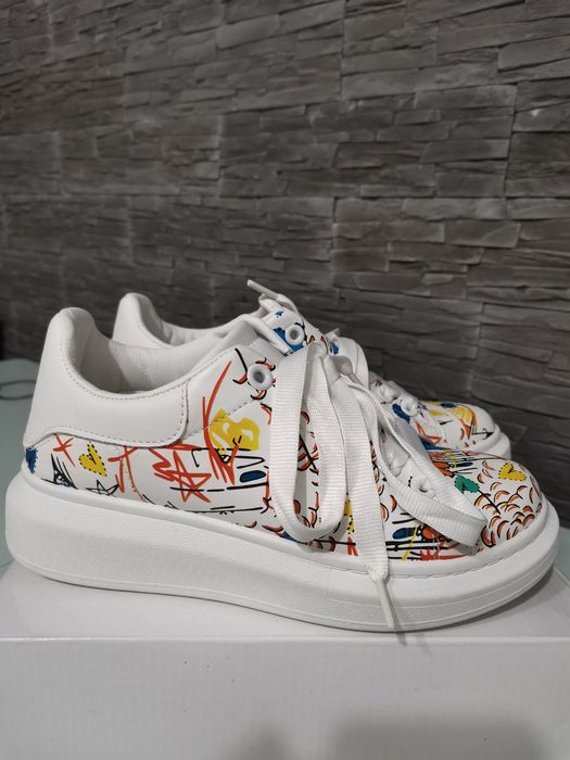 Adidași multicolor, mărimea 37 /38, noi!