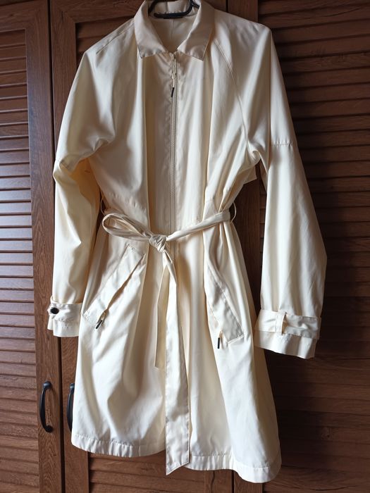 Оригинален дамски тренч NIKE, размер S