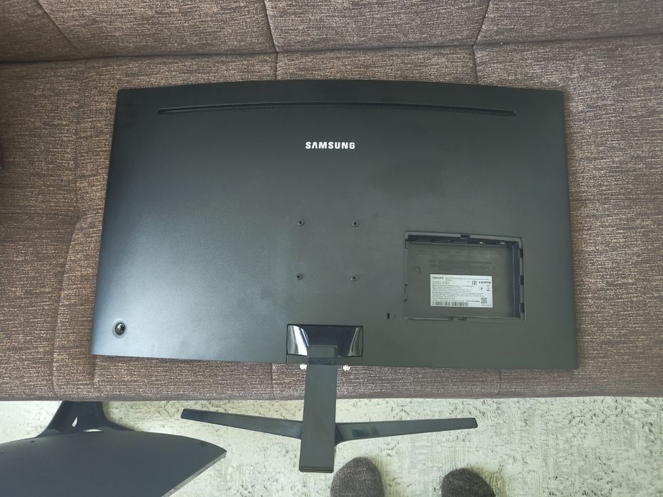 Монитор Samsung 32 дюйма FullHD 144Hz