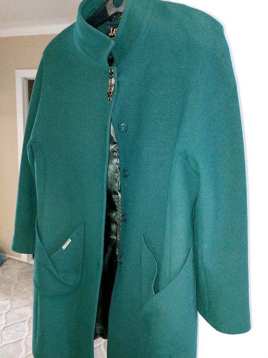 Продам  женское пальто