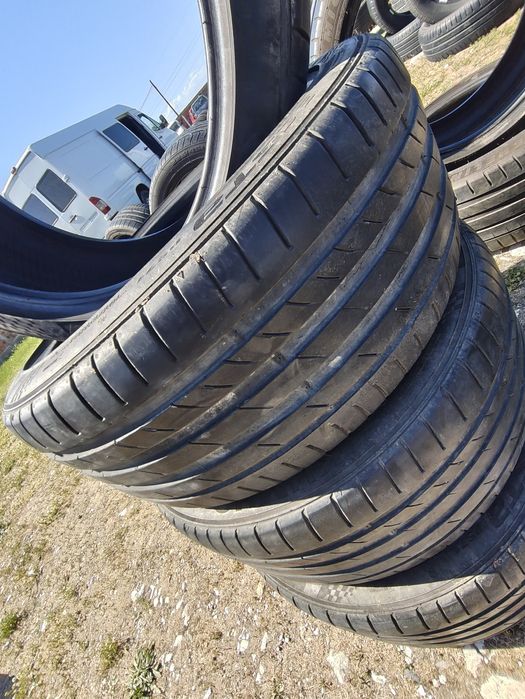 Kumho Ecsta 235/40/19