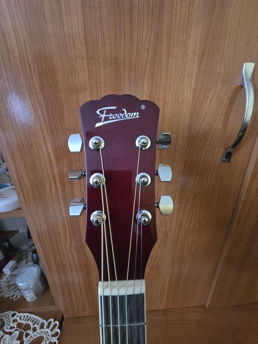 Chitară acustică