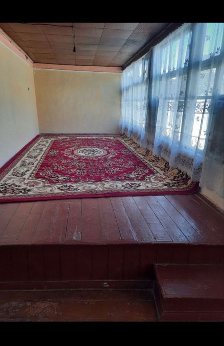 Срочно кирпичнийдан ховли сотилади