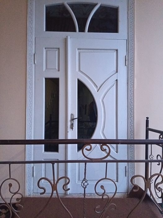 Eshik, romlar sotiladi