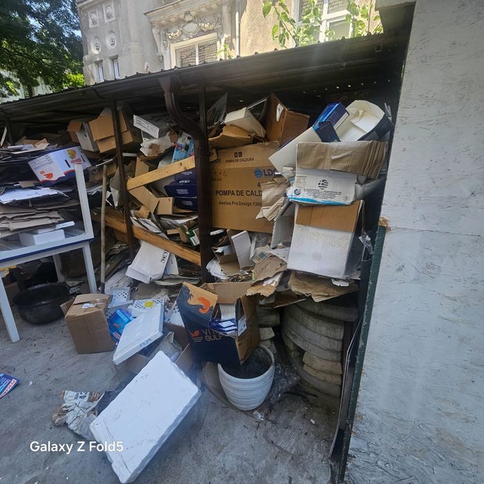Debarasări apartamente garsoniere poduri beciuri canapele saltele