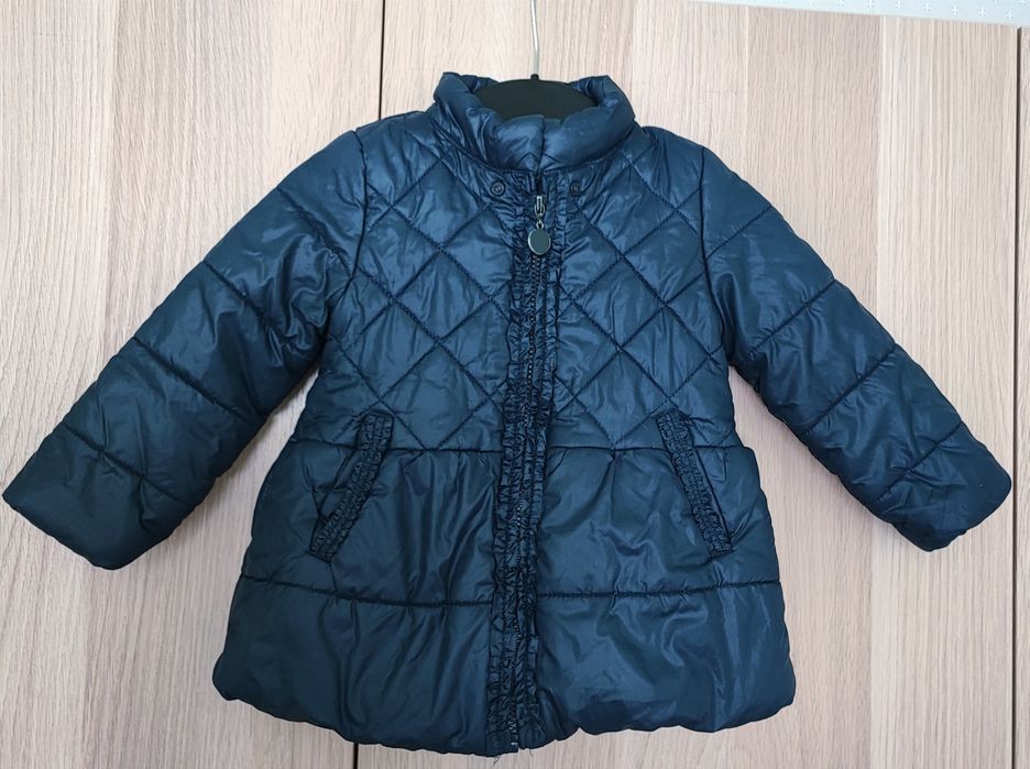 Зимно яке момиче, 92