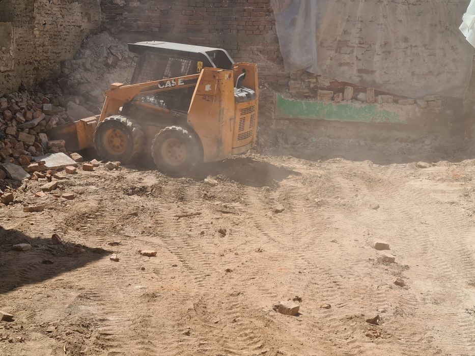 Inchiriez bobcat pentru diverse lucrări .Si autobasculante 7,5t