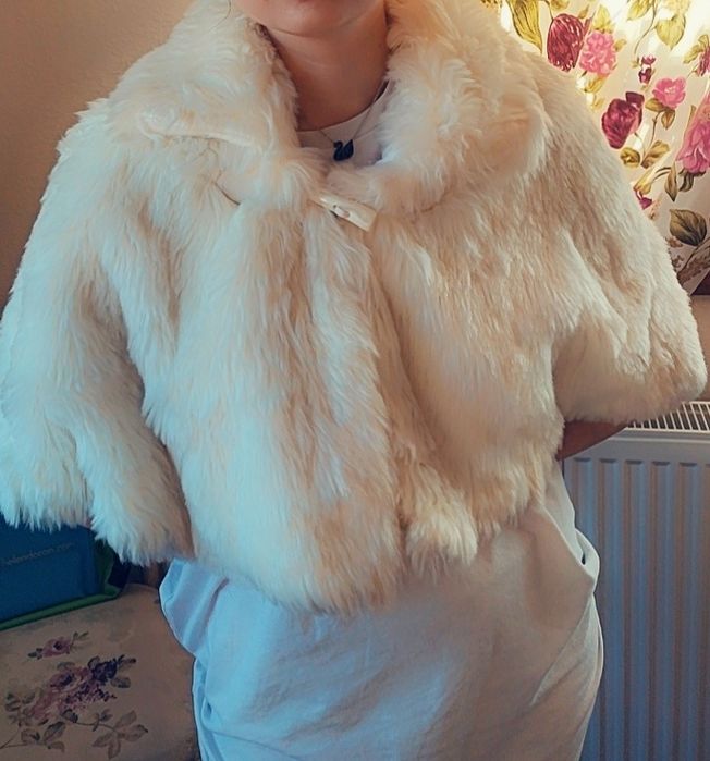 Blanita scurta eleganta