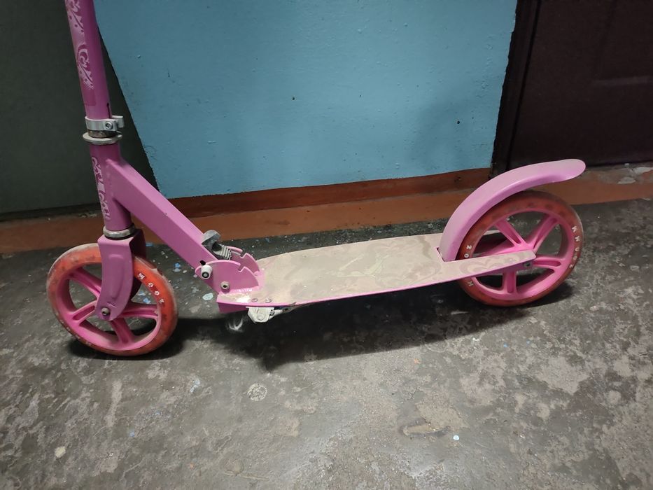 Продам самокат для девочки
