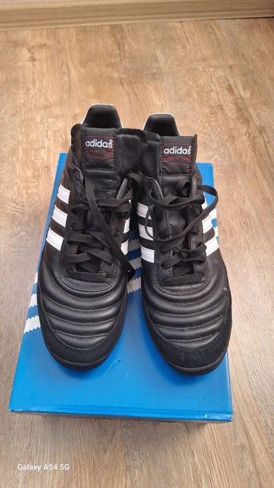 Мъжки стоножки за футбол