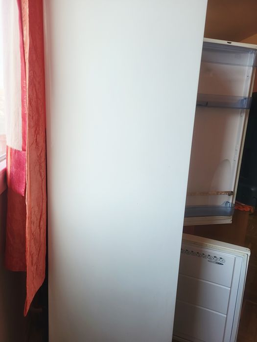 Коледно намаление!Продавам хладилник  HANSA 100 лв!!!